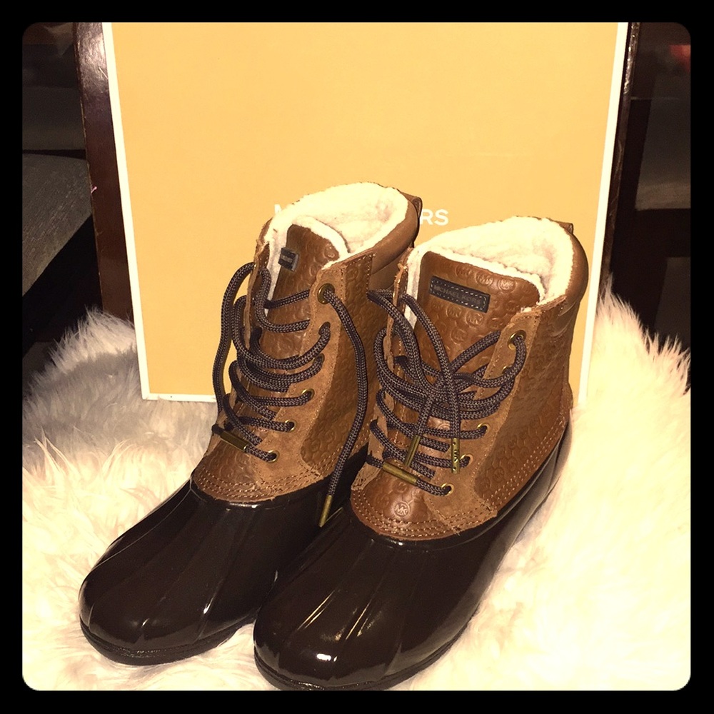 Michael Kors Easton Boootie Leather/Rubber